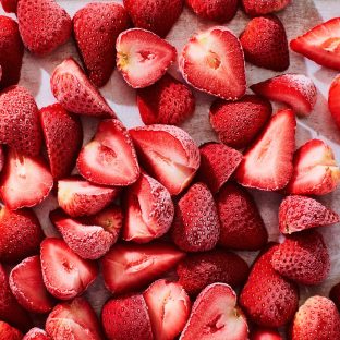 How-to-Freeze-Strawberries-hero-17052019-312x312